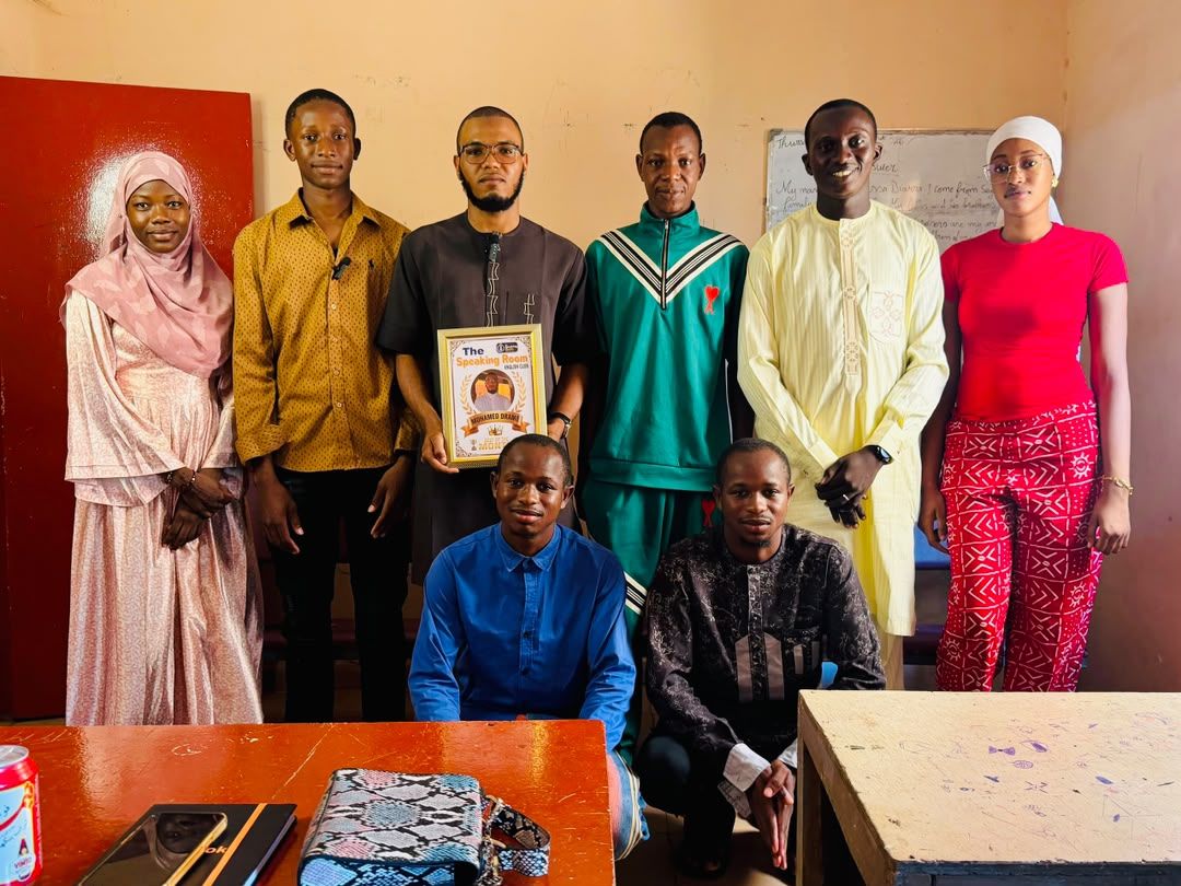 Les membres de The Speaking Room lors d'une séance